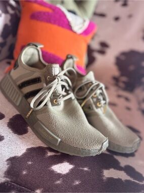 Adidas Orbit green (olive) NMD-R1 Running sneakers